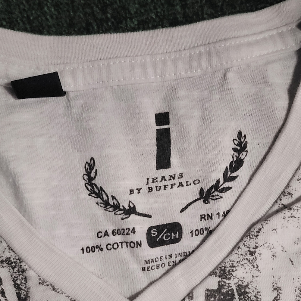 Tshirt - Picture 3 of 3